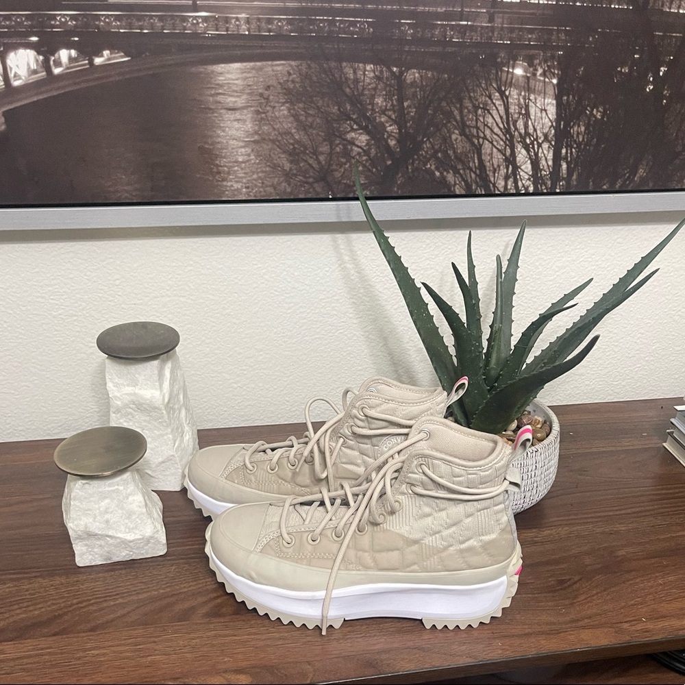 Converse Run Star Hike in Khaki Womens Size 9